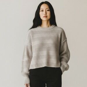 Athletic Knit Sweater Gray Textured Crew‎ Neck Long Sleeve Women's